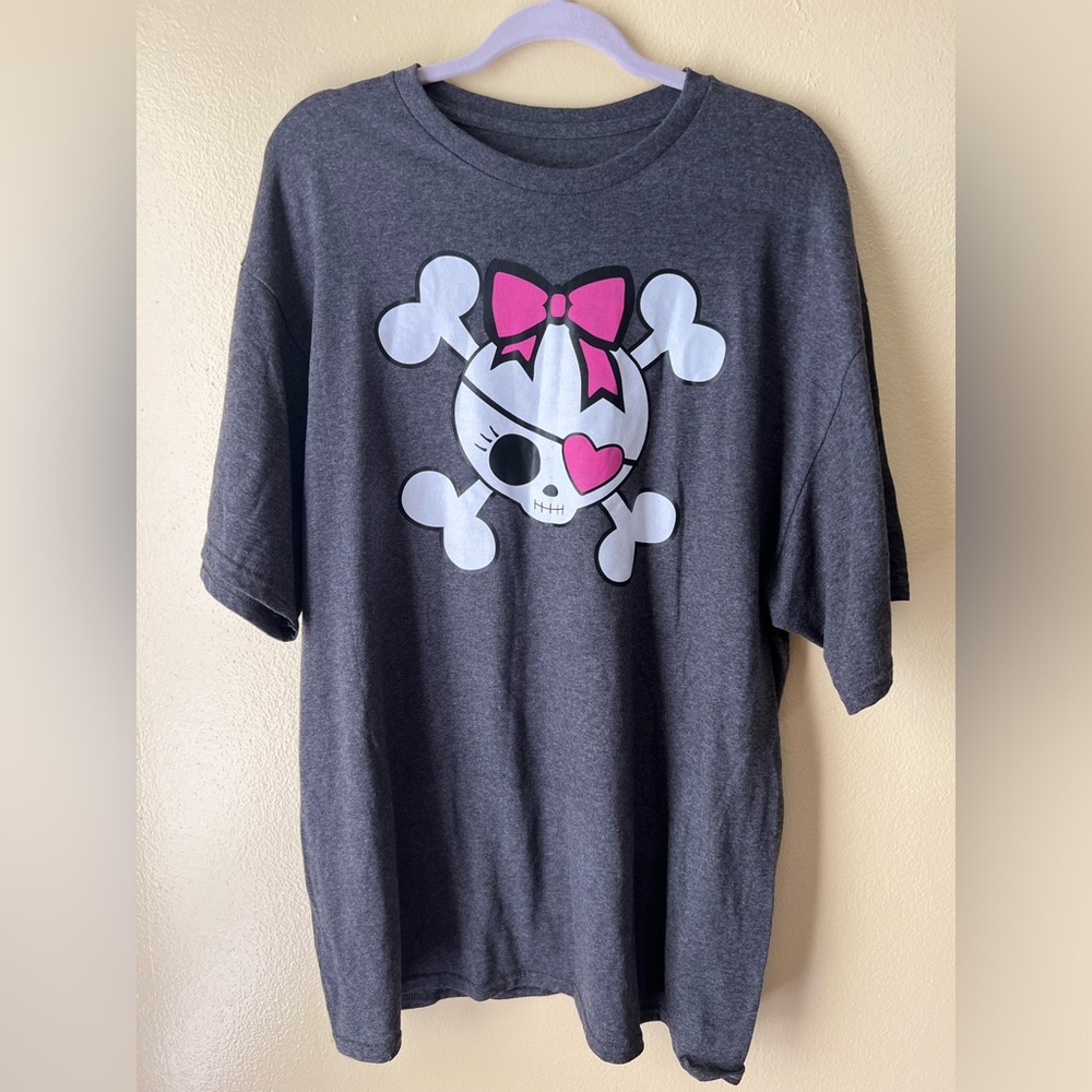 2X unisex t-shirt. NWOT